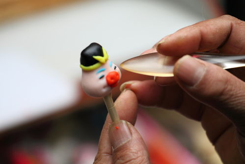 巧手塑形，憨態可掬——記面人豬八戒的制作